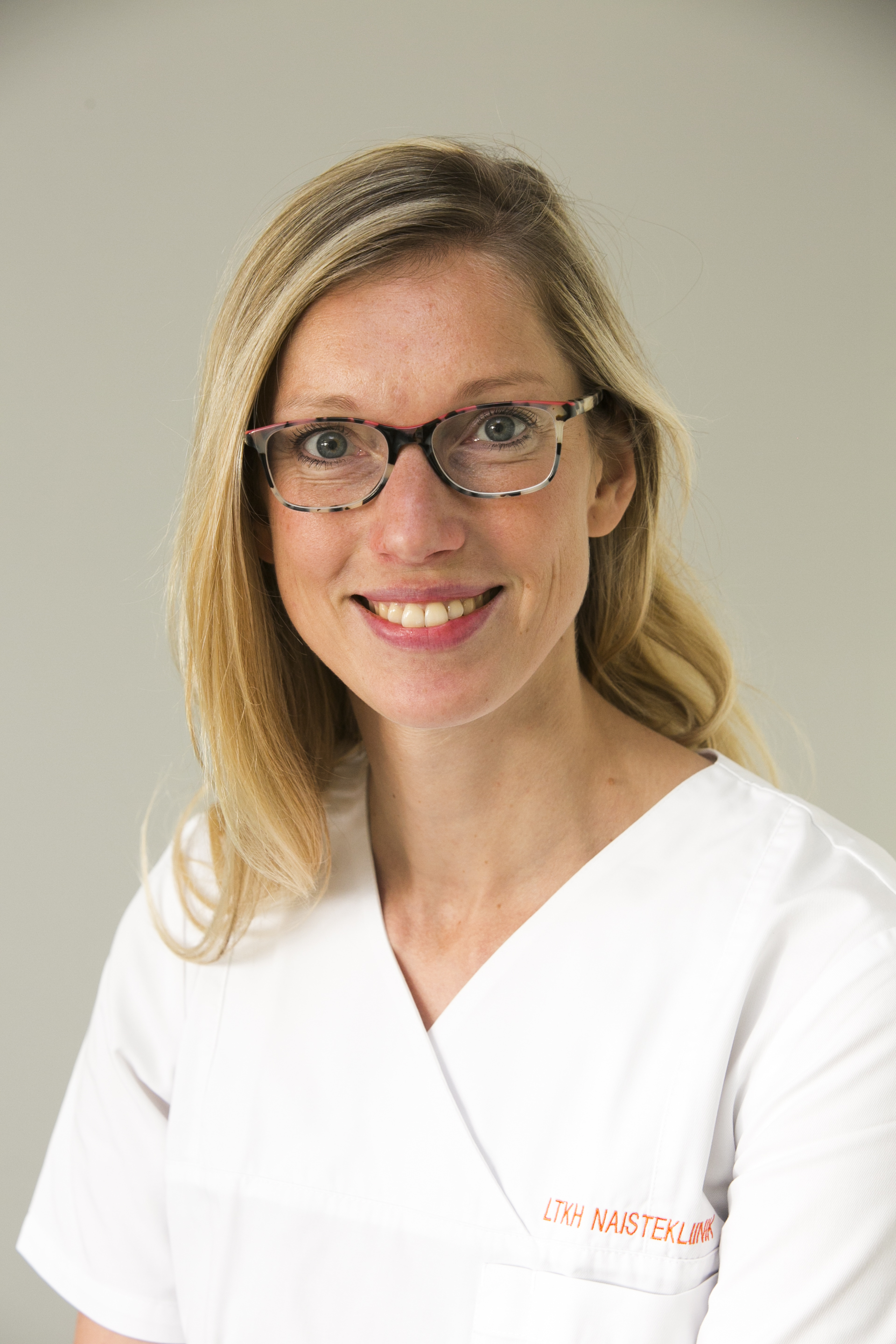 Dr Annemai Märtson
